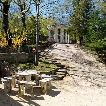 Chalet A Montebello Di Bertona Chalet *